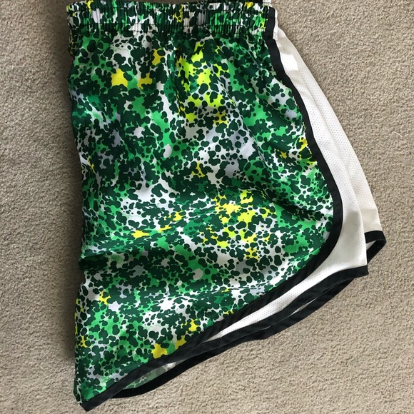 Nike Running Shorts - Picture 4 of 4